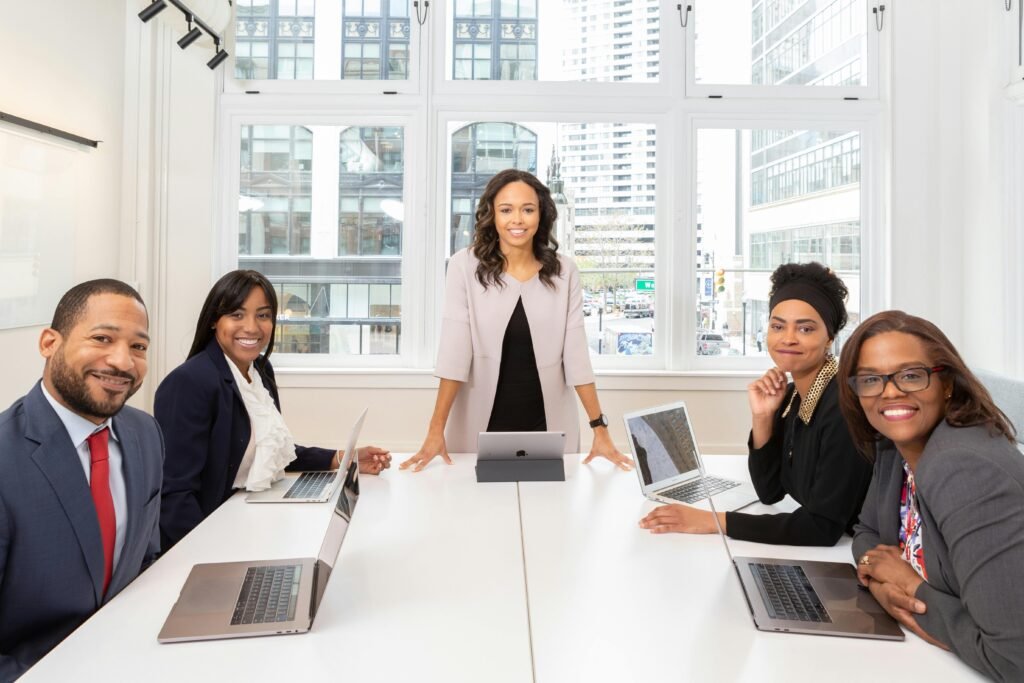 pexels-rebrand-cities-581004-1367272 Board-advisors